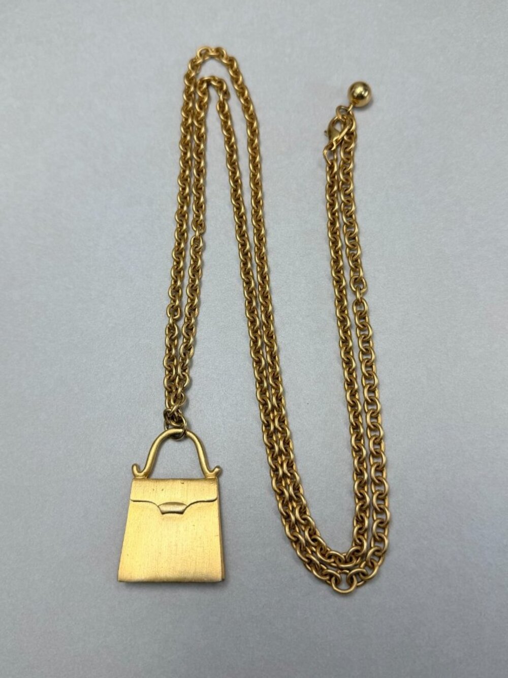 Vintage Gold Tone Purse Pendant Necklace Long Chain Statement Pretty - Picture 7 of 8